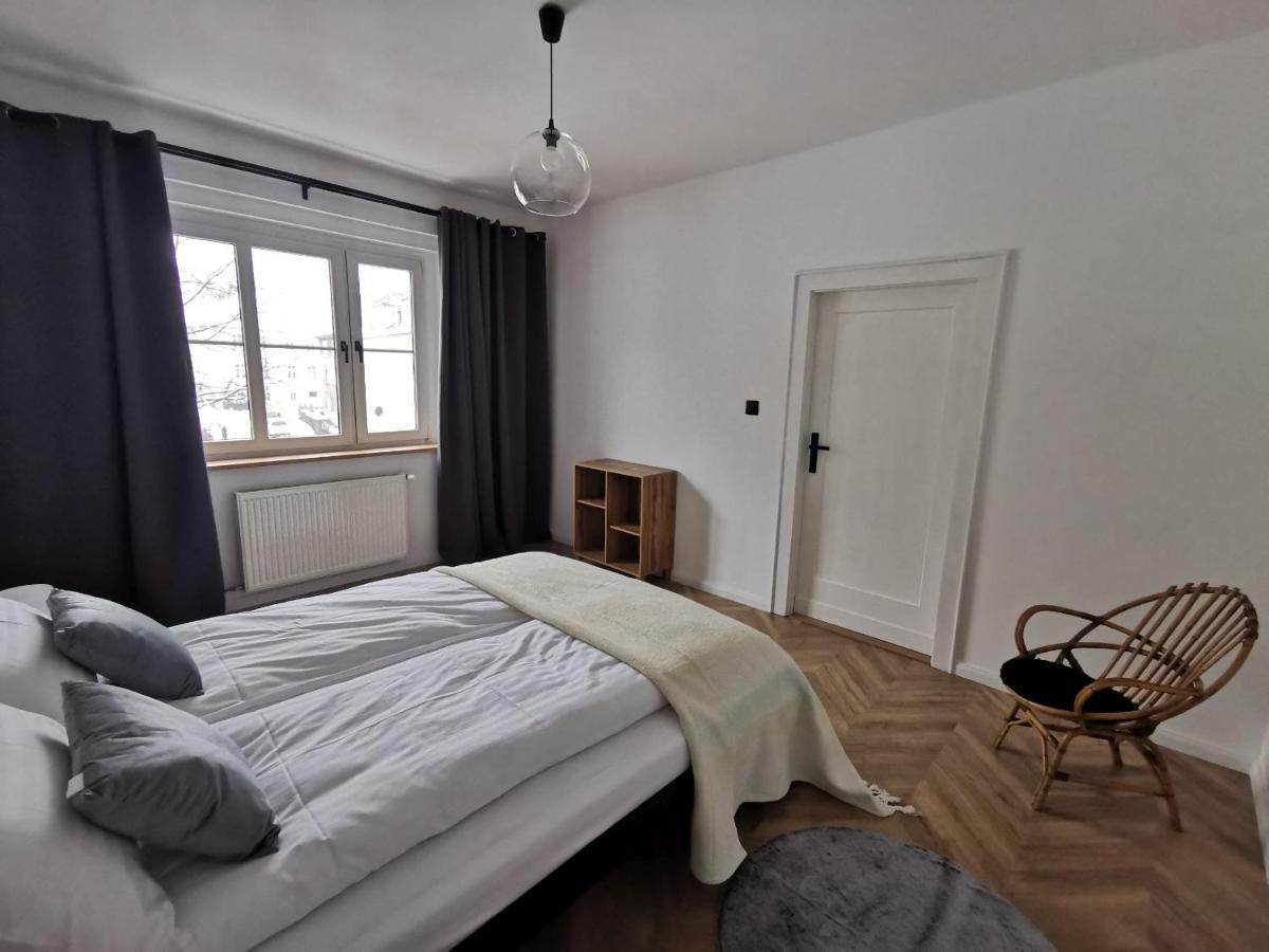 Apartament Black&White 옐레니아구라 외부 사진